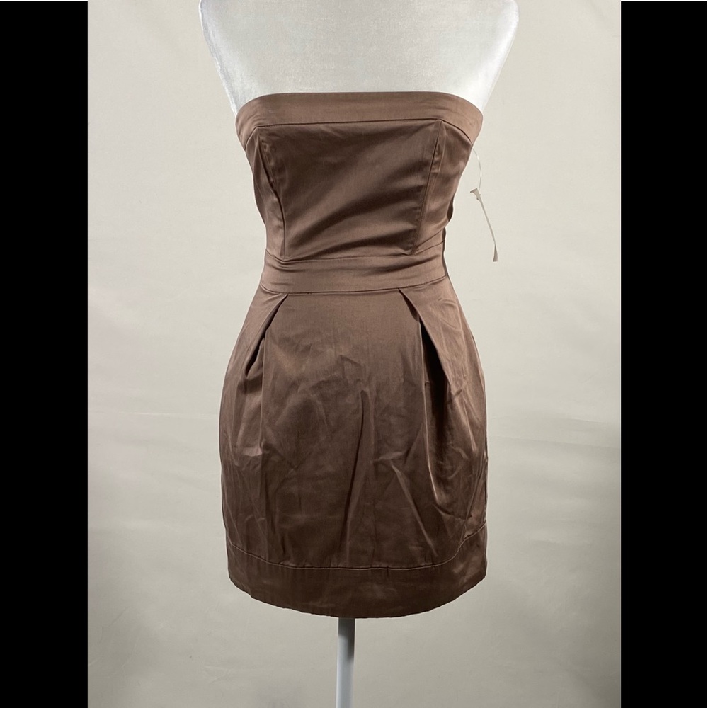 Adorable French Connection Strapless Mini!